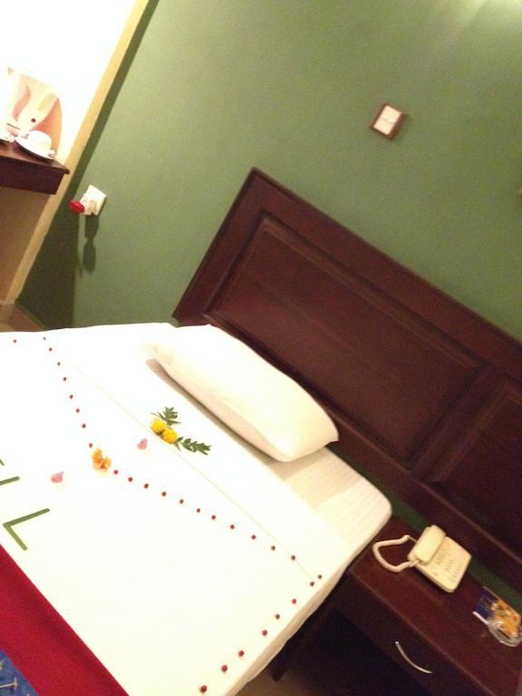 The Sovereign Hotel Colombo Quarto foto