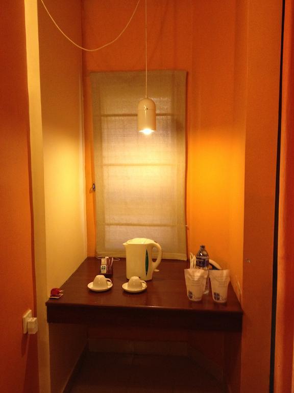 The Sovereign Hotel Colombo Quarto foto